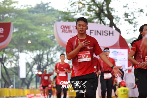 Race photo from ONE RUN 10 K