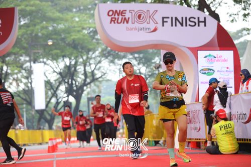 Race photo from ONE RUN 10 K