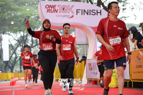 Race photo from ONE RUN 10 K