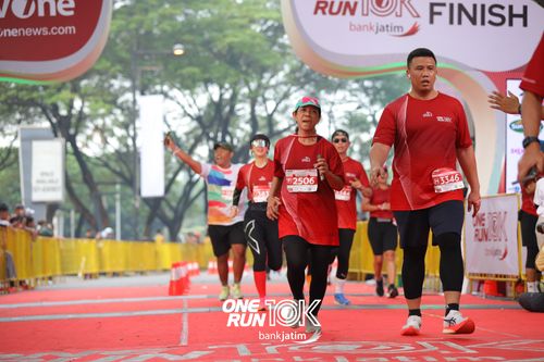 Race photo from ONE RUN 10 K