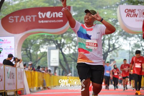 Race photo from ONE RUN 10 K
