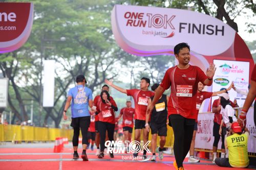 Race photo from ONE RUN 10 K