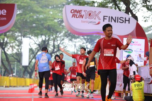 Race photo from ONE RUN 10 K