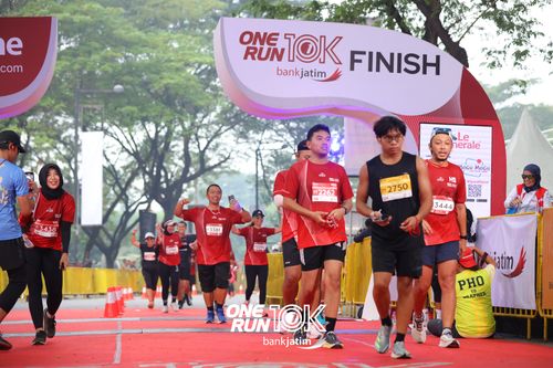 Race photo from ONE RUN 10 K