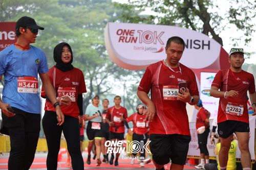 Race photo from ONE RUN 10 K