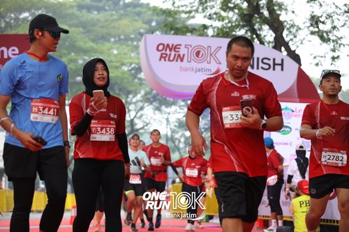 Race photo from ONE RUN 10 K