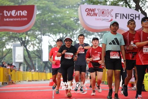 Race photo from ONE RUN 10 K