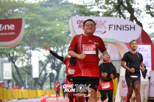 Race photo from ONE RUN 10 K