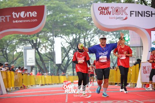Race photo from ONE RUN 10 K