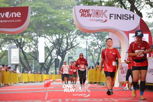 Race photo from ONE RUN 10 K