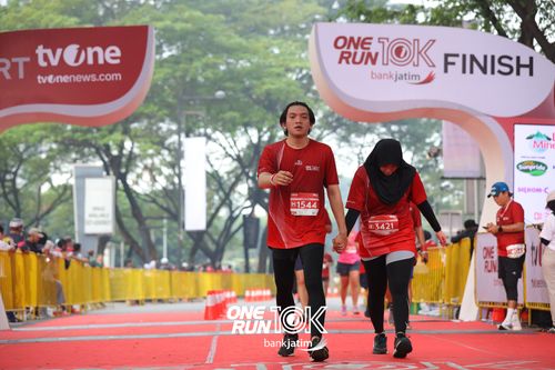 Race photo from ONE RUN 10 K