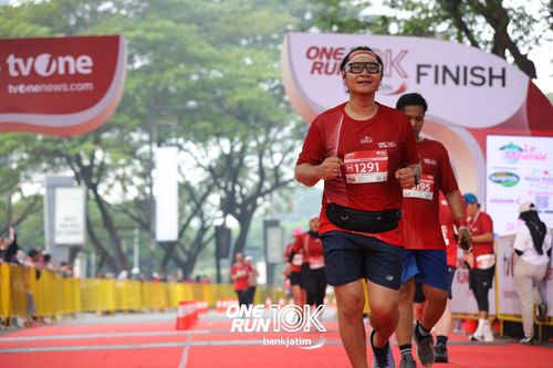 Race photo from ONE RUN 10 K