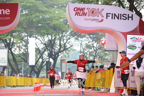 Race photo from ONE RUN 10 K
