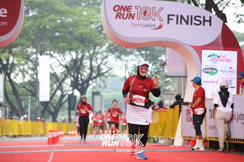 Race photo from ONE RUN 10 K