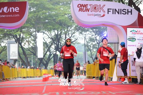 Race photo from ONE RUN 10 K