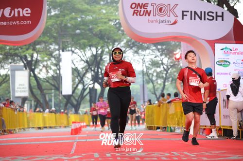 Race photo from ONE RUN 10 K