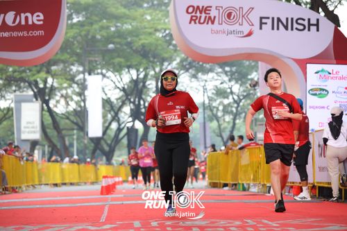 Race photo from ONE RUN 10 K
