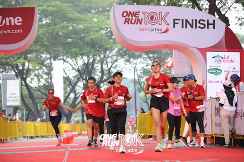 Race photo from ONE RUN 10 K