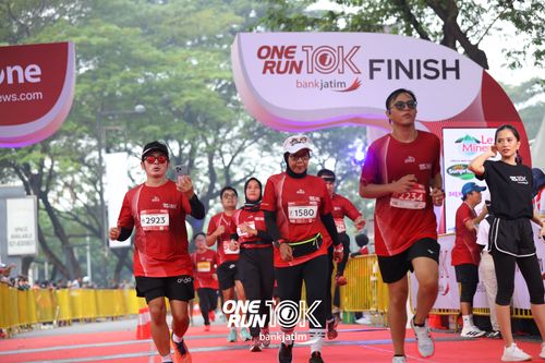 Race photo from ONE RUN 10 K