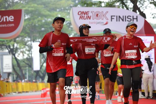 Race photo from ONE RUN 10 K