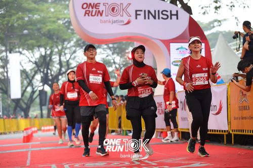Race photo from ONE RUN 10 K