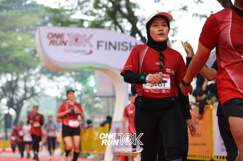 Race photo from ONE RUN 10 K