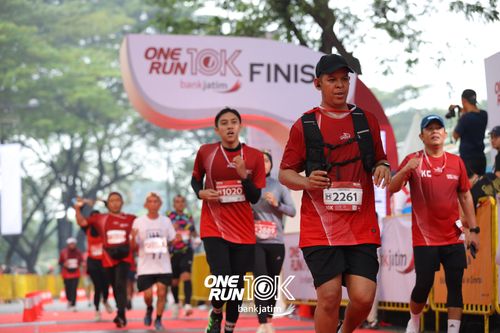 Race photo from ONE RUN 10 K