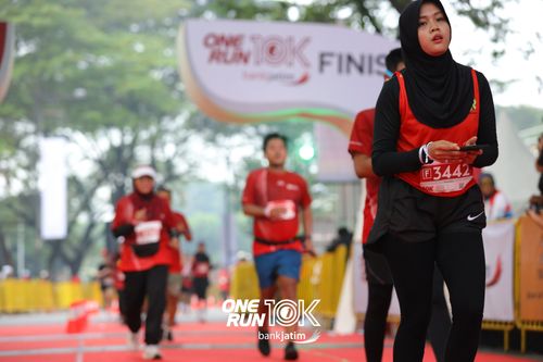 Race photo from ONE RUN 10 K