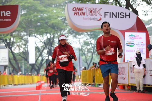 Race photo from ONE RUN 10 K