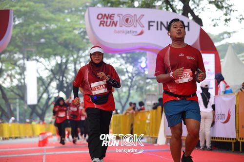 Race photo from ONE RUN 10 K