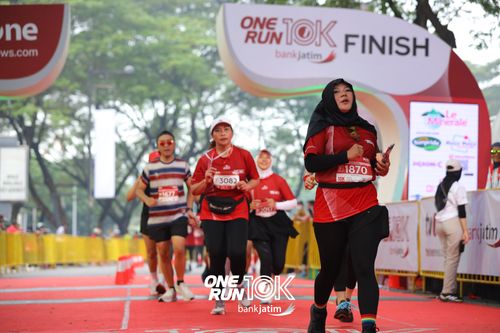 Race photo from ONE RUN 10 K
