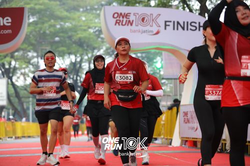 Race photo from ONE RUN 10 K