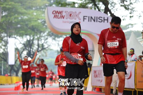 Race photo from ONE RUN 10 K