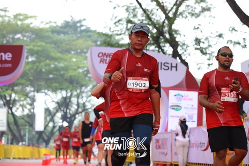 Race photo from ONE RUN 10 K