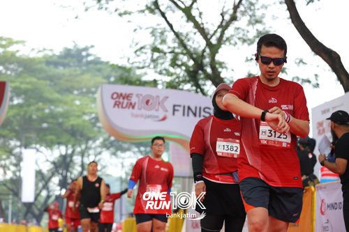 Race photo from ONE RUN 10 K