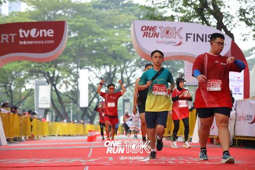Race photo from ONE RUN 10 K