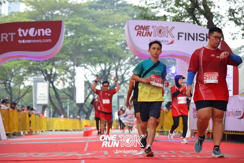 Race photo from ONE RUN 10 K