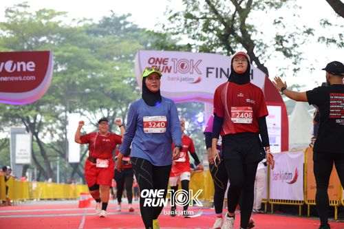 Race photo from ONE RUN 10 K