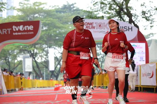 Race photo from ONE RUN 10 K