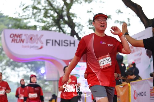Race photo from ONE RUN 10 K