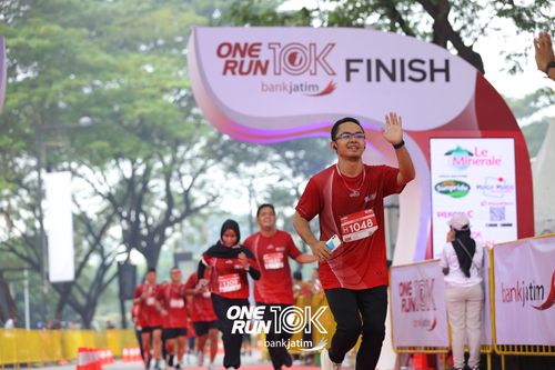 Race photo from ONE RUN 10 K