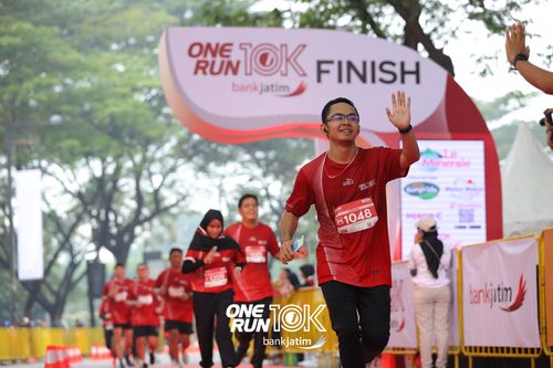 Race photo from ONE RUN 10 K