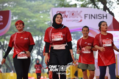 Race photo from ONE RUN 10 K