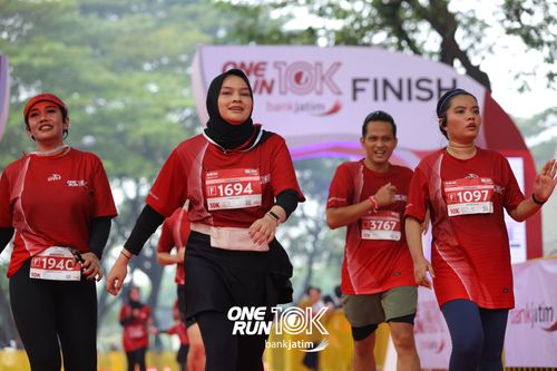 Race photo from ONE RUN 10 K