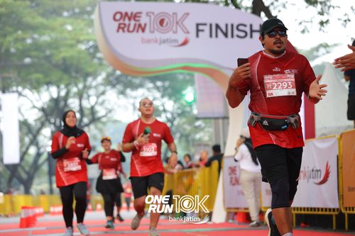 Race photo from ONE RUN 10 K