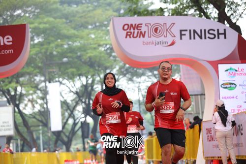 Race photo from ONE RUN 10 K