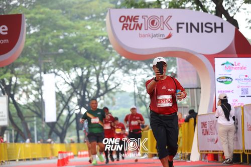 Race photo from ONE RUN 10 K