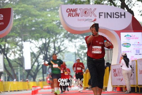 Race photo from ONE RUN 10 K