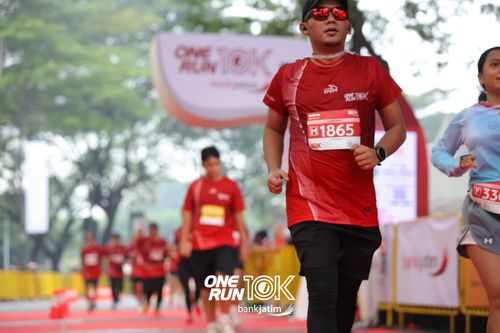 Race photo from ONE RUN 10 K