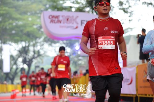 Race photo from ONE RUN 10 K